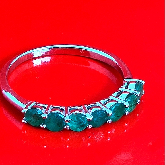 Natural Emerald 2.5mm 925 Sterling Silver Band - Picture 10 of 11